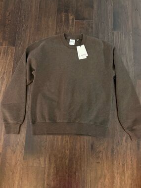NEW WITH TAGS Aritzia Perfect Fit Sweatshirt size small Mocha Brown